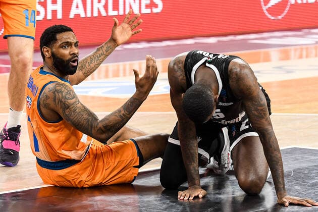 GER, EuroCup, ratiopharm ulm vs Virtus Segafredo Bologna 25 01 2022, ratiopharm arena, Neu Ulm, GER, EuroCup, ratiopharm ulm vs Virtus Segafredo Bologna, in picture Sindarius Thornwell Ulm, 7 , JaKarr Sampson Bologna, 25 nordphotoxGmbHx xHafner nph00200