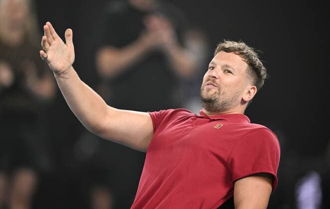 Mandatory Credit: Photo by James Gourley Shutterstock (12775245cm) Dylan Alcott back on Rod Laver Arena the day after his retirement from competitive tennis Australian Open, Day Twelve, Tennis, Melbourne Park, Melbourne, Australia - 28 Jan 2022 Australian Open, Day Twelve, Tennis, Melbourne Park, Melbourne, Australia - 28 Jan 2022 Copyright: xJamesxGourley Shutterstockx 12775245cm