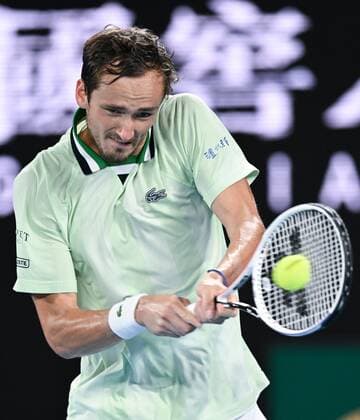 Mandatory Credit: Photo by James Gourley Shutterstock (12775245er) Daniil Medvedev in semi final action Australian Open, Day Twelve, Tennis, Melbourne Park, Melbourne, Australia - 28 Jan 2022 Australian Open, Day Twelve, Tennis, Melbourne Park, Melbourne, Australia - 28 Jan 2022 Copyright: xJamesxGourley Shutterstockx 12775245er