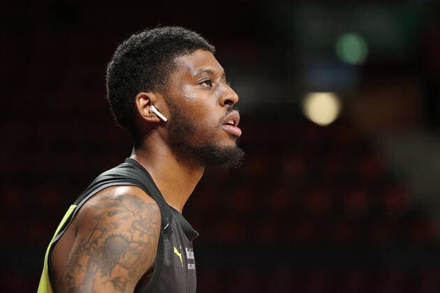 Sacar Anim medi bayreuth, 2 while warming up GER, FC Bayern Basketball vs medi bayreuth, 1 Bundesliga, season 2021 2022, 30 01 2022, GER, FC Bayern Basketball vs medi bayreuth, 1 Bundesliga, season 2021 2022, 30 01 2022, Muenchen Copyright: xEIBNER MarcelxEngelbrechtx EP_EER