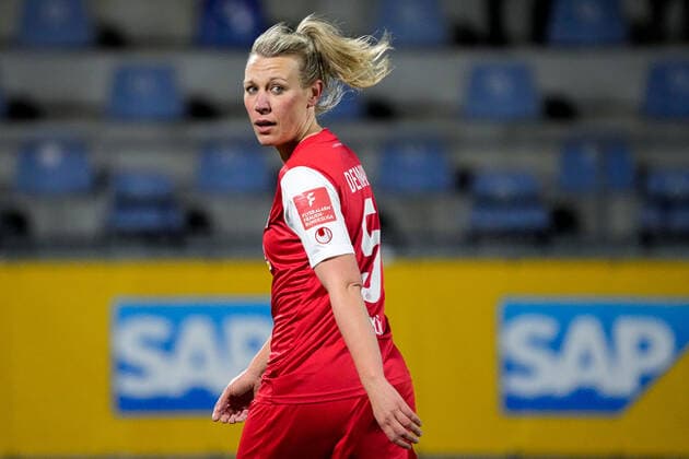 Kristin Demann (Köln, 5), Einzelbild, Einzelfoto, Aktion, Action, 04.02.2022, Sinsheim (Hoffenheim) (Deutschland), Fussball, Flyeralarm Frauen-Bundesliga, TSG 1899 Hoffenheim - 1. FC Köln, 04.02.2022, Sinsheim (Hoffenheim) (Deutschland), Fussball, Flyeralarm Frauen-Bundesliga, TSG 1899 Hoffenheim - 1. FC Köln, DFB DFL REGULATIONS PROHIBIT ANY USE OF PHOTOGRAPHS AS IMAGE SEQUENCES AND OR QUASI-VIDEO. xozx