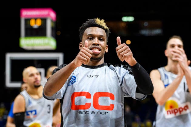 T J Shorts HAKRO Merlins Crailsheim, 0 , Jubilation and joy Crailsheim wins the battle to enter the semifinals, GER, Basketball Loewen Braunschweig vs HAKRO Merlins Crailsheim, BBL, Basketball 1 Bundesliga Maenner, Cup Top Four 2022 semifinals, 2021 2022 season, 19 02 2022, Basketball Loewen Braunschweig vs HAKRO Merlins Crailsheim, BBL, Cup Top Four 2022, semifinals, Basketball 1 Bundesliga Maenner, , 2021 2022 season, 19 02 2022, Berlin Copyright: xEibner-Pressefoto UwexKochx EP_UKH