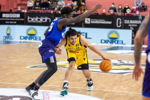 Erol Ersek Tigers Tuebingen, 11 Tigers Tuebingen vs Phoenix Hagen, 2 Basketball Bundesliga, Pro A, Barmer 2 Basketball, 32 Spieltag , Spielzeit 2021 2022, 19 02 2022 Tigers Tuebingen vs Phoenix Hagen, 2 Basketball Bundesliga, Pro A, Barmer 2 Basketball, 32 Spieltag , Spielzeit 2021 2022, 19 02 2022 Tuebingen Copyright: xNinaxSanderx xEibnerxPressefotox EP_NSR