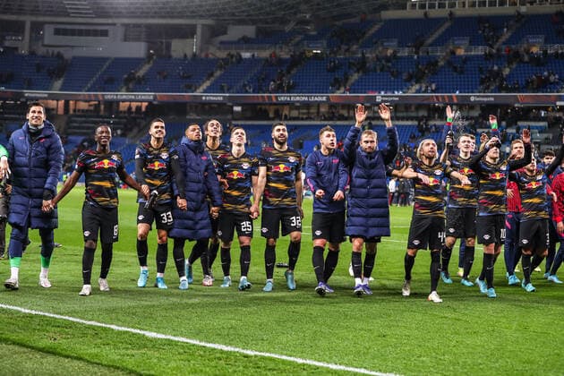 RB Leipzig team celebrate victory, ESP, Real Sociedad vs RB Leipzig, UEFA Europa League Play Offs, season 2021 2022, 24 02 2022, DFB DFL regulations prohibit any use of photographs as image sequences and or quasi video , ESP, Real Sociedad vs RB Leipzig, UEFA Europa League Play Offs, season 2021 2022, 24 02 2022 San Sebastian Copyright: xEibner-Pressefoto GabrielxBoiax EP_EEP