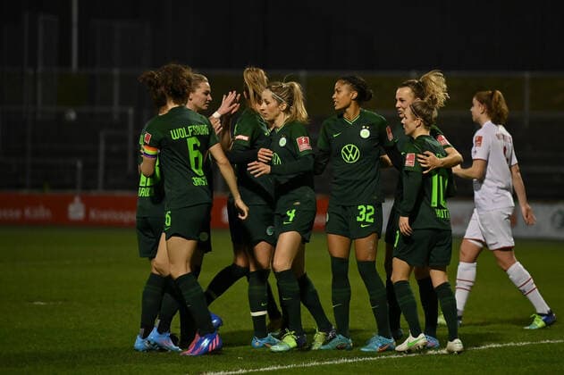 Jubeln, Freuen, celebrate, happy, cheer , Goal Celebration VFL Wolfsburg 0 2, 11 03 2022, Cologne Germany , Football, Flyeralarm Frauen Bundesliga, 1 FC Köln VFL Wolfsburg xmkx