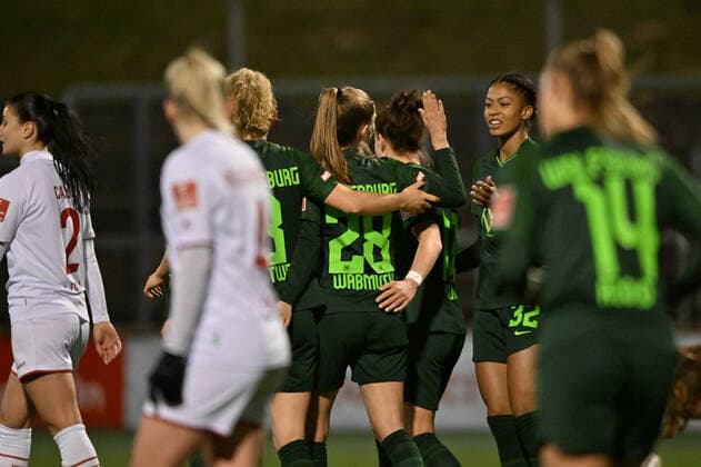 Jubel, Freuen, celebrate, happy, cheer , Goal Celebration VFL Wolfsburg 0 3, 11 03 2022, Cologne Germany , Football, Flyeralarm Frauen Bundesliga, 1 FC Köln VFL Wolfsburg xmkx