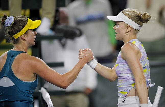 Mandatory Credit: Photo by Ella Ling Shutterstock (12844917dk) Harriet Dart of Great Britain shakes hands with Elina Svitolina of Ukraine BNP Paribas Open, Tennis, Day 3, Indian Wells Tennis Garden, California, USA - 11 Mar 2022 BNP Paribas Open, Tennis, Day 3, Indian Wells Tennis Garden, California, USA - 11 Mar 2022 Copyright: xEllaxLing Shutterstockx 12844917dk