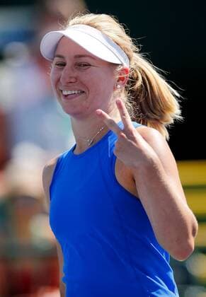 Mandatory Credit: Photo by Ella Ling Shutterstock (12845056l) Daria Saville of Australia gives the peace sign BNP Paribas Open, Tennis, Day 6, Indian Wells Tennis Garden, California, USA - 14 Mar 2022 BNP Paribas Open, Tennis, Day 6, Indian Wells Tennis Garden, California, USA - 14 Mar 2022 Copyright: xEllaxLing Shutterstockx 12845056l