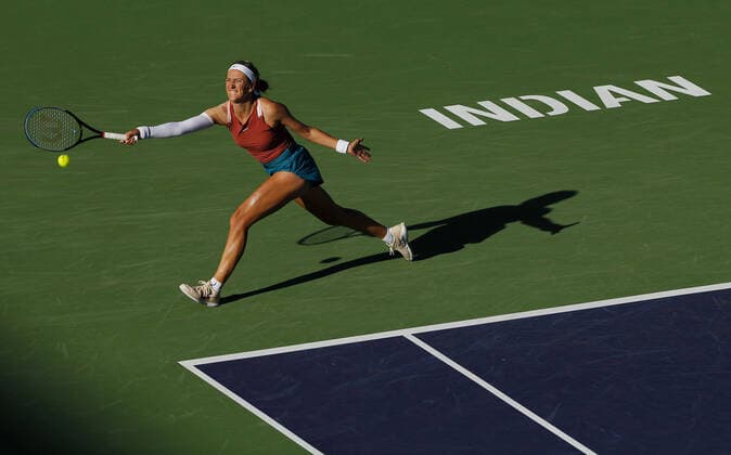 Mandatory Credit: Photo by Ella Ling Shutterstock (12845056ay) Victoria Azarenka of Belarus in action BNP Paribas Open, Tennis, Day 6, Indian Wells Tennis Garden, California, USA - 14 Mar 2022 BNP Paribas Open, Tennis, Day 6, Indian Wells Tennis Garden, California, USA - 14 Mar 2022 Copyright: xEllaxLing Shutterstockx 12845056ay