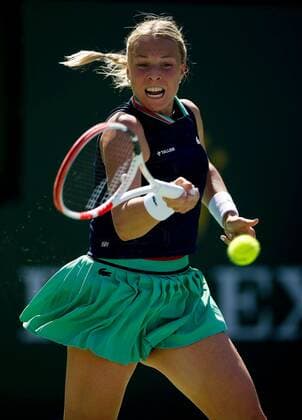 Mandatory Credit: Photo by Ella Ling Shutterstock (12845056cf) Anett Kontaveit of Estonia in action BNP Paribas Open, Tennis, Day 6, Indian Wells Tennis Garden, California, USA - 14 Mar 2022 BNP Paribas Open, Tennis, Day 6, Indian Wells Tennis Garden, California, USA - 14 Mar 2022 Copyright: xEllaxLing Shutterstockx 12845056cf