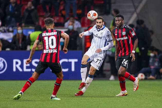 17 03 2022, Football, 2021 2022 season, UEFA Europa League, Round of 16, Second leg, Round 2 2, Bayer Leverkusen Atalanta Bergamo, v l Davide Zappacosta Atalanta Bergamo , Timothy Fosu Mensah Bayer 04 Leverkusen , Photo Dennis Ewert RHR PHOTO xRHR PHOTO DEx