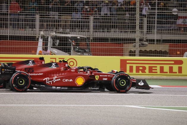 55 SAINZ Carlos (spa), Scuderia Ferrari F1-75, action 16 LECLERC Charles (mco), Scuderia Ferrari F1-75, action during the Formula 1 Gulf Air Bahrain Grand Prix 2022, 1st round of the 2022 FIA Formula One World Championship, WM, Weltmeisterschaft on the Bahrain International Circuit, from March 18 to 20, 2022 in Sakhir, Bahrain - F1 - BAHRAIN GRAND PRIX 2022 - RACE DPPI Panoramic AC9I3391