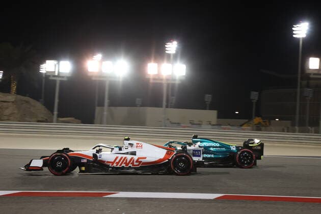 47 SCHUMACHER Mick (ger), Haas F1 Team VF-22 Ferrari, action 18 STROLL Lance (can), Aston Martin F1 Team AMR22, action during the Formula 1 Gulf Air Bahrain Grand Prix 2022, 1st round of the 2022 FIA Formula One World Championship, WM, Weltmeisterschaft on the Bahrain International Circuit, from March 18 to 20, 2022 in Sakhir, Bahrain - F1 - BAHRAIN GRAND PRIX 2022 - RACE DPPI Panoramic C26I5961