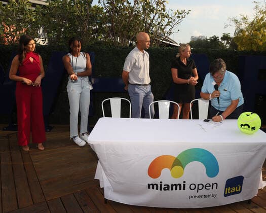 March 20, 2022, Miami, Florida, United States Of America: MIAMI, FLORIDA - MARCH 20: Ruthie Polinski, Coco Gauff, James Blake attends the 2022 Miami Open Womens Draw Ceremony Hosted by Ruthie Polinksi of NBC6, the Miami Open Womens Draw ceremony will feature World No. 5 Anett Kontaveit, and Florida-native Coco Gauff, tournament director James Blake, and co-tournament referee Pam Whytcross at The Wharf on March 20, 2022 in Miami, Florida...People: Ruthie Polinski, Coco Gauff, James Blake Miami United States Of America - ZUMAs214 20220320_zda_s214_006 Copyright: xSMGx