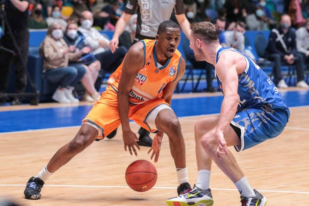 Christon Semaj, Ratiopharm Ulm, 0 , Ponitka Marcel, Fraport Skyliners, 42 , , GER,Basketball, BBL, Fraport Skyliners vs Ratiopharm Ulm,25 03 2022 Frankfurt, Germany Copyright: xEibner-Pressefoto UlrichxScherbax EP_usm