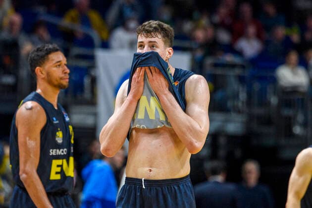 Alen Pjanic EWE Baskets Oldenburg, 35 , final score 92 86, sad, depressed, angry, loses, GER, Alba Berlin vs EWE Baskets Oldenburg, BBL, Basketball Bundesliga Maenner, 30 Spieltag, Saison 2021 2022, 12 04 2022, GER, Alba Berlin vs EWE Baskets Oldenburg, BBL, Basketball Bundesliga Maenner, 30 Spieltag, Saison 2021 2022, 12 04 2022, Berlin Copyright: xEibner-Pressefoto UwexKochx EP_UKH