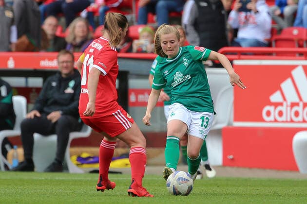 f li Katja Orschmann 1 FC Union Berlin, 11 and Ricarda Walkling SV Werder Bremen, 13 in duel, duel, dynamics, action, action, match scene, 01 05 2022, Berlin Germany , football, test match, 1 FC Union Berlin SV Werder Bremen xobx