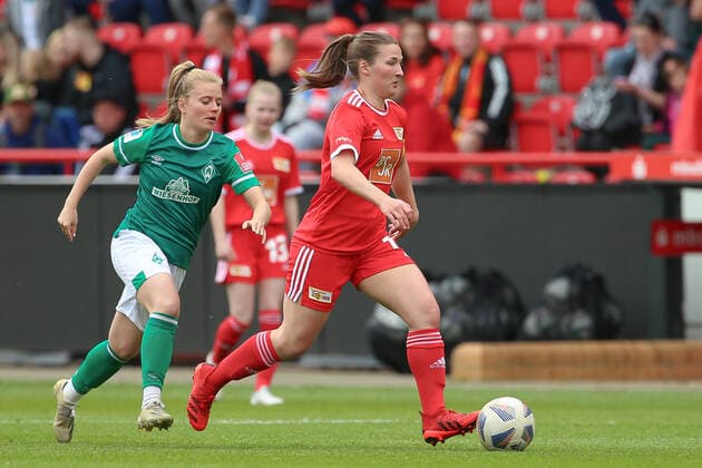 from left Ricarda Walkling SV Werder Bremen, 13 and Katja Orschmann 1 FC Union Berlin, 11 in duel, duel, dynamics, action, action, game scene, 01 05 2022, Berlin Germany , football, test game, 1 FC Union Berlin SV Werder Bremen xobx