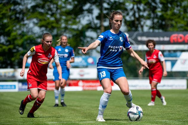 Michaela Brandenburg SC Sand on the ball, GER, SC Sand vs FC Koeln, Flyeralarm Frauen Bundesliga, 21 Spieltag, 08 05 2022, Spielzeit 2021 2022 GER, SC Sand vs FC Koeln, Flyeralarm Frauen Bundesliga, 21 Spieltag, 08 05 2022, Spielzeit 2021 2022 Copyright: xEibner Memmlerx EP_MMR
