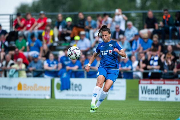 Noemi Gentile SC Sand on the ball, GER, SC Sand vs FC Koeln, Flyeralarm Frauen Bundesliga, Matchday 21, 08 05 2022, Season 2021 2022 GER, SC Sand vs FC Koeln, Flyeralarm Frauen Bundesliga, Matchday 21, 08 05 2022, Season 2021 2022 Copyright: xEibner Memmlerx EP_MMR