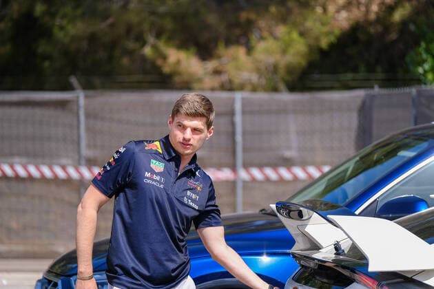 Max Verstappen NED, Oracle Red Bull Racing, 1 arrives in paddock, ESP, Formula One Pirelli Gran Premio de Espana, Formula 1, Sunday, 2022 season, 22 05 2022, ESP, Formula One Pirelli Gran Premio de Espana, Formula 1, Sunday, 2022 season, 22 05 2022, Barcelona Copyright: xEibner-Pressefotox EP_EER
