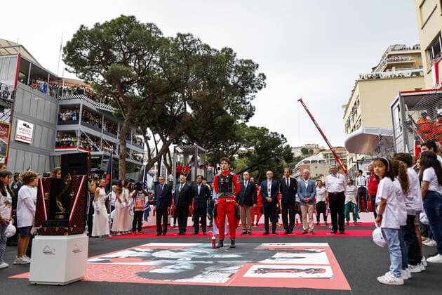 Formel 1, GP von Monaco, Fürst Albert und Fürstin Charlene LECLERC Charles (mco), Scuderia Ferrari F1-75, portrait during the Formula 1 Grand Prix de Monaco 2022, 7th round of the 2022 FIA Formula One World Championship, WM, Weltmeisterschaft on the Circuit de Monaco, from May 27 to 29, 2022 in Monte-Carlo, Monaco - F1 - MONACO GRAND PRIX 2022 - Race DPPI Panoramic 00122019__DEL7521.JPG_