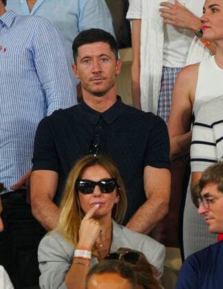 Tennis, French Open, Finale, Damen, Robert Lewandoski unter den Zuschauern Mandatory Credit: Photo by Javier Garcia Shutterstock (12960014az) Robert Lewandowski watches his compatriot Iga Swiatek in the final French Open Tennis, Day 14, Roland Garros, Paris, France - 04 Jun 2022 French Open Tennis, Day 14, Roland Garros, Paris, France - 04 Jun 2022 Copyright: xJavierxGarcia Shutterstockx 12960014az