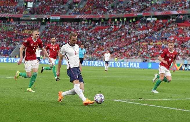Mandatory Credit: Photo by Michael Zemanek Shutterstock (12965167ax) Harry Kane of England comes close from scoring a goal Hungary v England, UEFA Nations League, Group C, International Football, Puskas Arena Park, Budapest, Hungary - 04 Jun 2022 Hungary v England, UEFA Nations League, Group C, International Football, Puskas Arena Park, Budapest, Hungary - 04 Jun 2022 Copyright: xMichaelxZemanek Shutterstockx 12965167ax