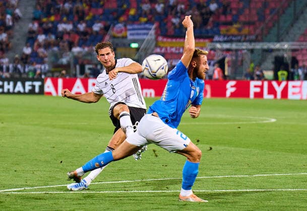 Leon Goretzka, DFB 8 compete for the ball, tackling, duel, header, zweikampf, action, fight against Davide Frattesi, ITA 21 in the UEFA Nations League 2022 match ITALY - GERMANY in Season 2022 2023 on Juni 04, 2022 in Bologna, Italy.