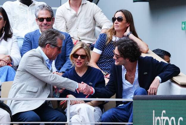 Mandatory Credit: Photo by Javier Garcia Shutterstock (12960016bb) Hugh Grant, wife Anna Elisabet Eberstein, Siena Miller and Oli Green in attendance - Grant greets Green French Open Tennis, Day 15, Roland Garros, Paris, France - 05 Jun 2022 French Open Tennis, Day 15, Roland Garros, Paris, France - 05 Jun 2022 Copyright: xJavierxGarcia Shutterstockx 12960016bb