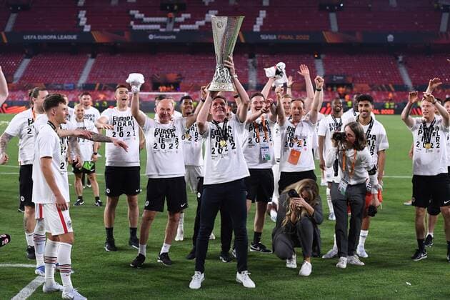 Soccer Europa League final Eintracht Frankfurt Glasgow Rangers on 18 05 2022 at Estadio Ramon Sanchez Pizjuan in Seville Oliver Glasner coach head coach Frankfurt with trophy cup xHDx