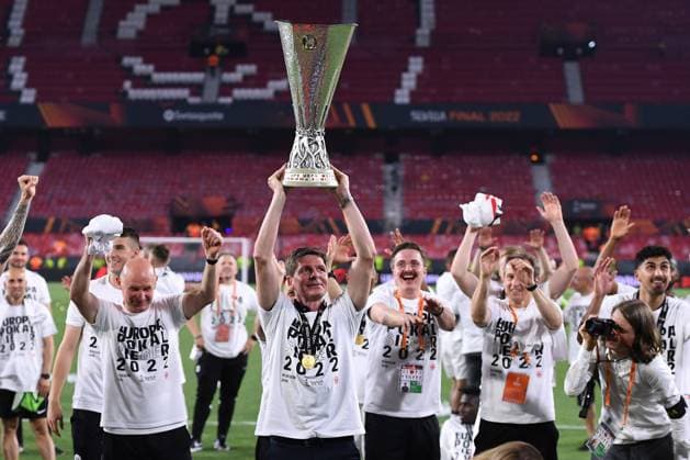 Soccer Europa League final Eintracht Frankfurt Glasgow Rangers on 18 05 2022 at Estadio Ramon Sanchez Pizjuan in Seville Oliver Glasner coach head coach Frankfurt with trophy cup xHDx