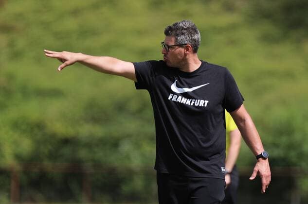 18 06 2022, xcex, GER, Frankfurt am Main, Riederwald Stadion, Frauenfussball, B Juniorinnen Meisterschaft, 1 Halbfinale, Saison 2021 2022, Eintracht Frankfurt U17 1 FC Union Berlin, Trainer Mirko Tinz SGE DFL regulations prohibit any use of photographs as image sequences and or quasi video