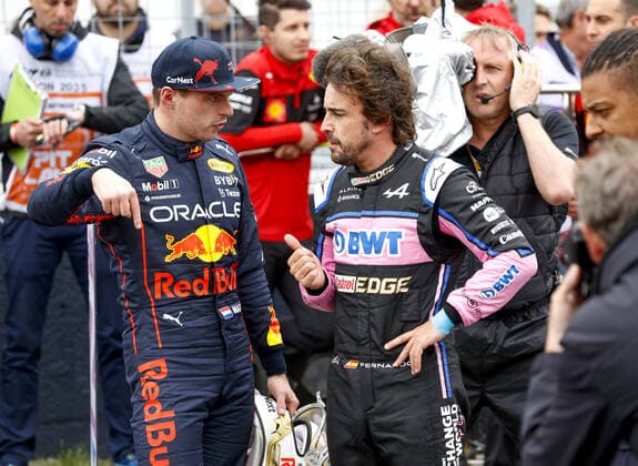 VERSTAPPEN Max (ned), Red Bull Racing RB18, ALONSO Fernando (spa), Alpine F1 Team A522, portrait during the Formula 1 AWS Grand Prix du Canada 2022, 9th round of the 2022 FIA Formula One World Championship, WM, Weltmeisterschaft on the Circuit Gilles Villeneuve, from June 17 to 19, 2022 in Montreal, Canada - F1 - CANADIAN GRAND PRIX 2022 DPPI Panoramic 20220618_F12022GP09CAN_JK22151