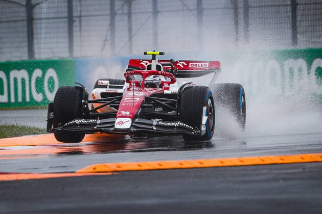 rain, pluie, 24 ZHOU Guanyu (chi), Alfa Romeo F1 Team ORLEN C42, action during the Formula 1 AWS Grand Prix du Canada 2022, 9th round of the 2022 FIA Formula One World Championship, WM, Weltmeisterschaft on the Circuit Gilles Villeneuve, from June 17 to 19, 2022 in Montreal, Canada - F1 - CANADIAN GRAND PRIX 2022 DPPI Panoramic 00122022__V2_4157