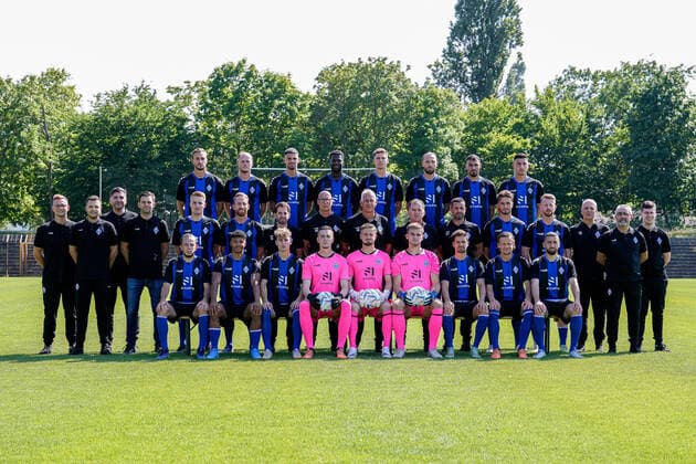 SV Waldhof Mannheim 3 Liga, Porträttermin 2022 2023, Team photo, Back f li Pascal Sohm, Marcel Seegert, Gerrit Gohlke, Johannes Dörfler, Alexander Rossipal, Marco Höger, Baris Ekincier, Stefano Russo, Middle from left Cedric Schmidt Physiotherapist , Yannick Heck Team Manager , Konstantinos Cafaltzis Team Doctor , Tim Schork Managing Director Sports , Fridolin Wagner, Marc Schnatterer, Theodoros Dedes Co Trainer Game Analysis , Dirk Stelly Athletic Trainer , Christian Neidhart Coach , Asif Saric Co Coach , Dennis Tiano Goalkeeper Coach , Adrian Malachowski, Dominik Martinovic, Fred Haas Team Supervisor , Tahir Yazgan Team Supervisor , Tim Beidinger Team Supervisor , Front from left Adrien Lebeau, Niklas Wilson Sommer Willy Sommer , Dominik Kother, Lucien Hawryluk goalkeeper , Jan Christoph Bartels goalkeeper , Morten Behrens goalkeeper , Julian Riedel, Bentley Baxter track, Berkan Taz, team photo, team photo, team, group photo xozx