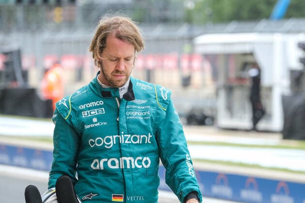 Sebastian Vettel GER, Aston Martin Aramco Cognizant F1 Team 5 in the pits, British Grand Prix, Silverstone, Motorsport, Formula 1, British Grand Prix, Silverstone, Motorsport, Formula 1, Photo Knab Eibner Towcester Copyright: xEibner-Pressefotox