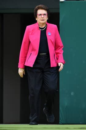 Tennis, Wimbledon, Feier zum 100-Jahr-Jubiläum des Centre Courts Mandatory Credit: Photo by James Veysey Shutterstock (13012856az) Billie Jean King Wimbledon Tennis Championships, Day 7, The All England Lawn Tennis and Croquet Club, London, UK - 03 Jul 2022 Wimbledon Tennis Championships, Day 7, The All England Lawn Tennis and Croquet Club, London, UK - 03 Jul 2022 Copyright: xJamesxVeysey Shutterstockx 13012856az