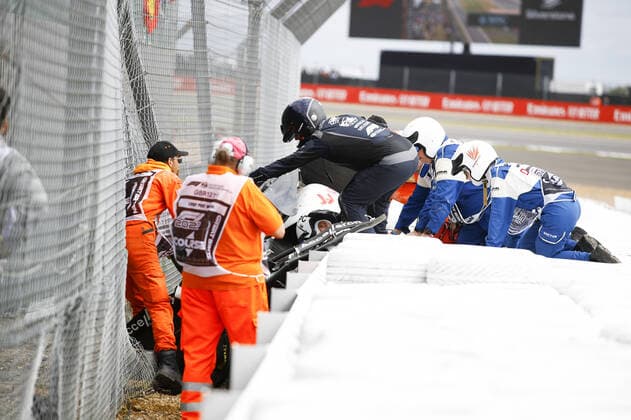 ZHOU Guanyu (chi), Alfa Romeo F1 Team ORLEN C42, portrait crash, accident, during the Formula 1 Lenovo British Grand Prix 2022, 10th round of the 2022 FIA Formula One World Championship, WM, Weltmeisterschaft on the Silverstone Circuit, from July 1 to 3, 2022 in Silverstone, United Kingdom - F1 - BRITISH GRAND PRIX 2022 - RACE DPPI Panoramic _B3_9099