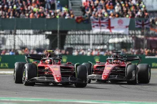 55 SAINZ Carlos (spa), Scuderia Ferrari F1-75, action 16 LECLERC Charles (mco), Scuderia Ferrari F1-75, action during the Formula 1 Lenovo British Grand Prix 2022, 10th round of the 2022 FIA Formula One World Championship, WM, Weltmeisterschaft on the Silverstone Circuit, from July 1 to 3, 2022 in Silverstone, United Kingdom - F1 - BRITISH GRAND PRIX 2022 - RACE DPPI Panoramic GOOD0954