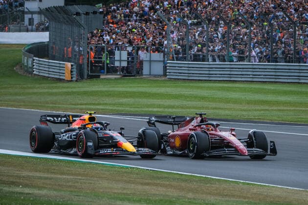 Sergio Checo Perez MEX, Oracle Red Bull Racing 11 in the RB18 and Charles Leclerc MCO, Scuderia Ferrari 16 in the Ferrari F1 75, British Grand Prix, Silverstone, Motorsport, Formula 1, British Grand Prix, Silverstone, Motorsport, Formula 1 Towcester Copyright: xEibner-Pressefotox EP_MKB