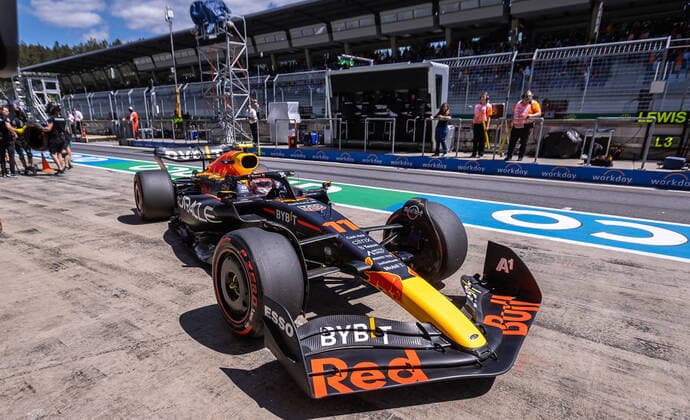 08 07 2022, Red Bull Ring, Spielberg, AUT, FIA, Formula One, Austrian Grand Prix, Qualifying, in picture Sergio Perez MEX, Red Bull Racing e Sergio Perez of Mexico during the qualification for the Austrian FIA Formula One Grand Prix at the Red Bull Ring in Spielberg, Austria on 2022 07 08 Expa Spielberg EP_gro