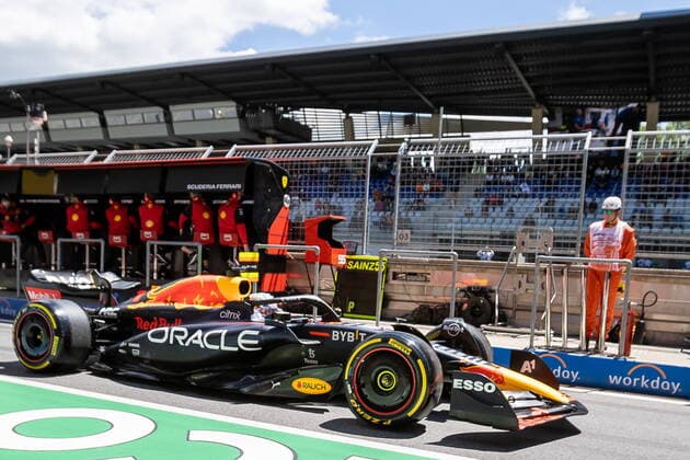08 07 2022, Red Bull Ring, Spielberg, AUT, FIA, Formula One, Austrian Grand Prix, Qualifying, in picture Max Verstappen NED, Red Bull Racing Max Verstappen of Netherlands during the qualification for the Austrian FIA Formula One Grand Prix at the Red Bull Ring in Spielberg, Austria on 2022 07 08 Expa Spielberg EP_gro