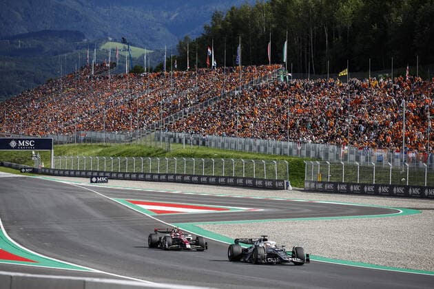 10 GASLY Pierre (fra), Scuderia AlphaTauri AT03, action 24 ZHOU Guanyu (chi), Alfa Romeo F1 Team ORLEN C42, action during the Formula 1 Rolex Grosser Preis Von Osterreich 2022, 2022 Austrian Grand Prix, 11th round of the 2022 FIA Formula One World Championship, WM, Weltmeisterschaft from July 8 to 10, 2022 on the Red Bull Ring, in Spielberg, Austria - F1 - AUSTRIAN GRAND PRIX 2022 DPPI Panoramic 00122026__R3_2139