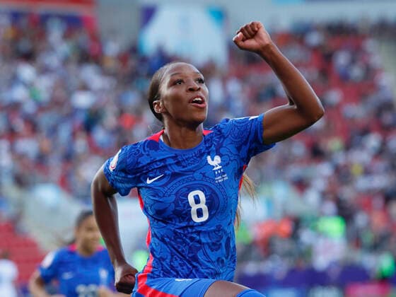 10 07 2022, Football, UEFA Womens EURO 2022, France Italy, GB, Rotherham, New York Stadium Picture from left Goalkeeper Grace Geyoro 8 France , cheering after her goal for 1 0, cheering, cheering, cheering, emotions Copyright: HMBxMedia xHeikoxBecker