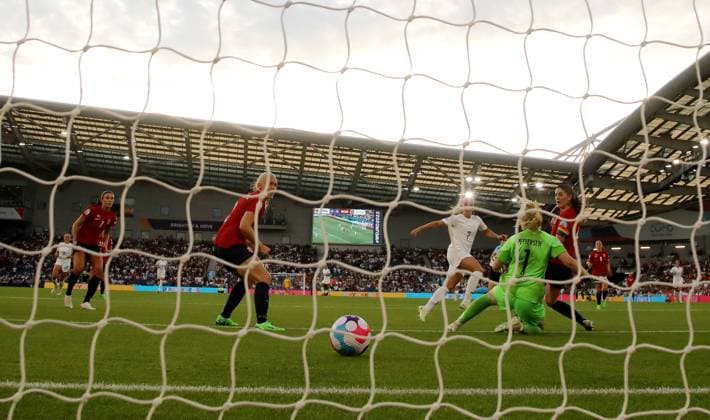 Brighton and Hove, England, 11th July 2022. Beth Mead of England scores to make it 5-0 during the UEFA Women s European Championship, EM, Europameisterschaft 2022 match at the AMEX Stadium, Brighton and Hove. Picture credit should read: Paul Terry Sportimage EDITORIAL USE ONLY. No use with unauthorised audio, video, data, fixture lists, club league logos or live services. Online in-match use limited to 120 images, no video emulation. No use in betting, games or single club league player publications. SPI-1744-0033