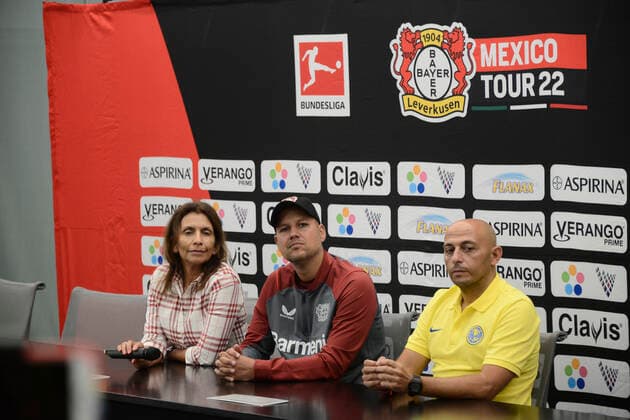 July 12, 2022, Mexico City, Mexico City, Mexico: July 12, 2022, Mexico City, Mexico: Women s Bayer Leverkusen coach Robert de Pauw and women s Club America coach Angel Villacampa during a press conference, PK, Pressekonferenz to announce the match between America and Bayer Leverkusen as part of 100 years of Bayer in Mexico. on July 12, 2022 in Mexico City, Mexico. Mexico City Mexico - ZUMAe321 0162794521st Copyright: xCarlosxTischlerx xEyepixxGroupx
