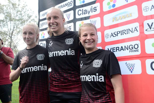 July 12, 2022, Mexico City, Mexico City, Mexico: July 12, 2022, Mexico City, Mexico: Women s Bayer Leverkusen players (L-R) Caroline Siems, Irina Pando and Kristin Ko¶gel during a press conference, PK, Pressekonferenz to announce the match between America and Bayer Leverkusen as part of 100 years of Bayer in Mexico. on July 12, 2022 in Mexico City, Mexico. Mexico City Mexico - ZUMAe321 0162795903st Copyright: xCarlosxTischlerx xEyepixxGroupx