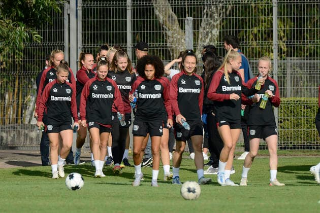 Fußball, Frauen, Bayer Leverkusen Training in Mexiko July 12, 2022, Mexico City, Mexico City, Mexico: July 12, 2022, Mexico City, Mexico: Women s Bayer Leverkusen team during a training before the match between America and Bayer Leverkusen as part of 100 years of Bayer in Mexico. on July 12, 2022 in Mexico City, Mexico. Mexico City Mexico - ZUMAe321 0162805366st Copyright: xCarlosxTischlerx xEyepixxGroupx