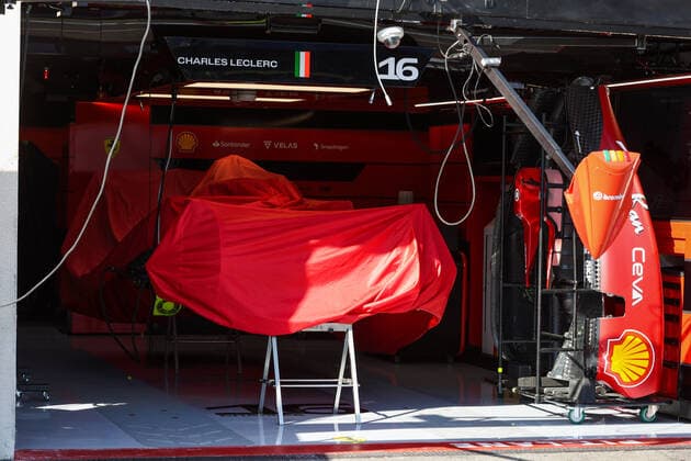 Scuderia Ferrari F1-75, mechanical detail, garage, box, during the Formula 1 Lenovo Grand Prix de France, French Grand Prix 2022, 12th round of the 2022 FIA Formula One World Championship, WM, Weltmeisterschaft from July 22 to 24, 2022 on the Circuit Paul Ricard, in Le Castellet, France - F1 - FRENCH GRAND PRIX 2022 DPPI Panoramic 00122028_AV6_8356